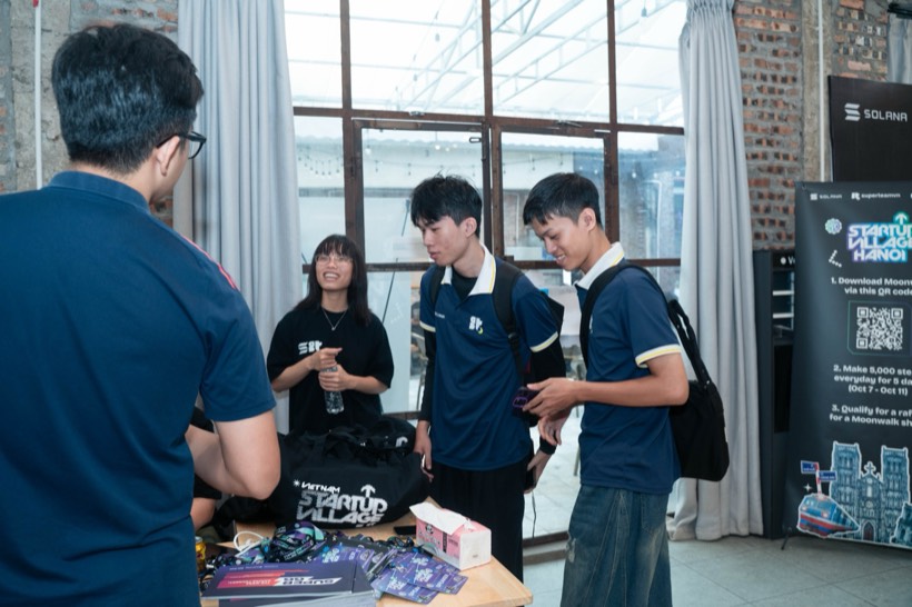 Gặp builder ở Vietnam Startup Village, Hà Nội
