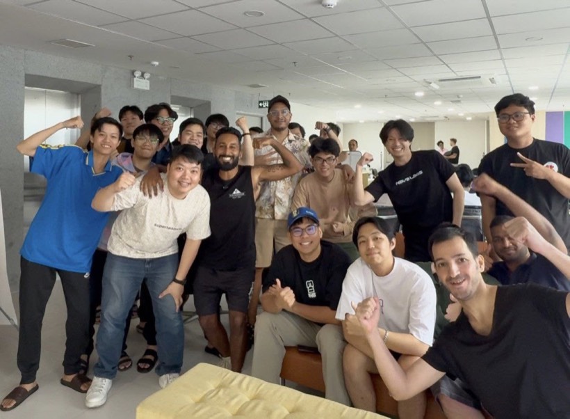 Cả crew sau một ngày build