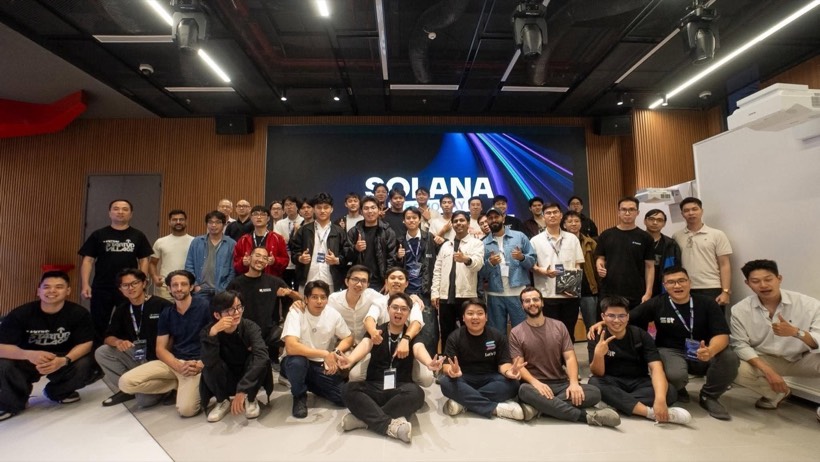 Chụp chung tại Demo Day 2025 tại TP. Hồ Chí Minh